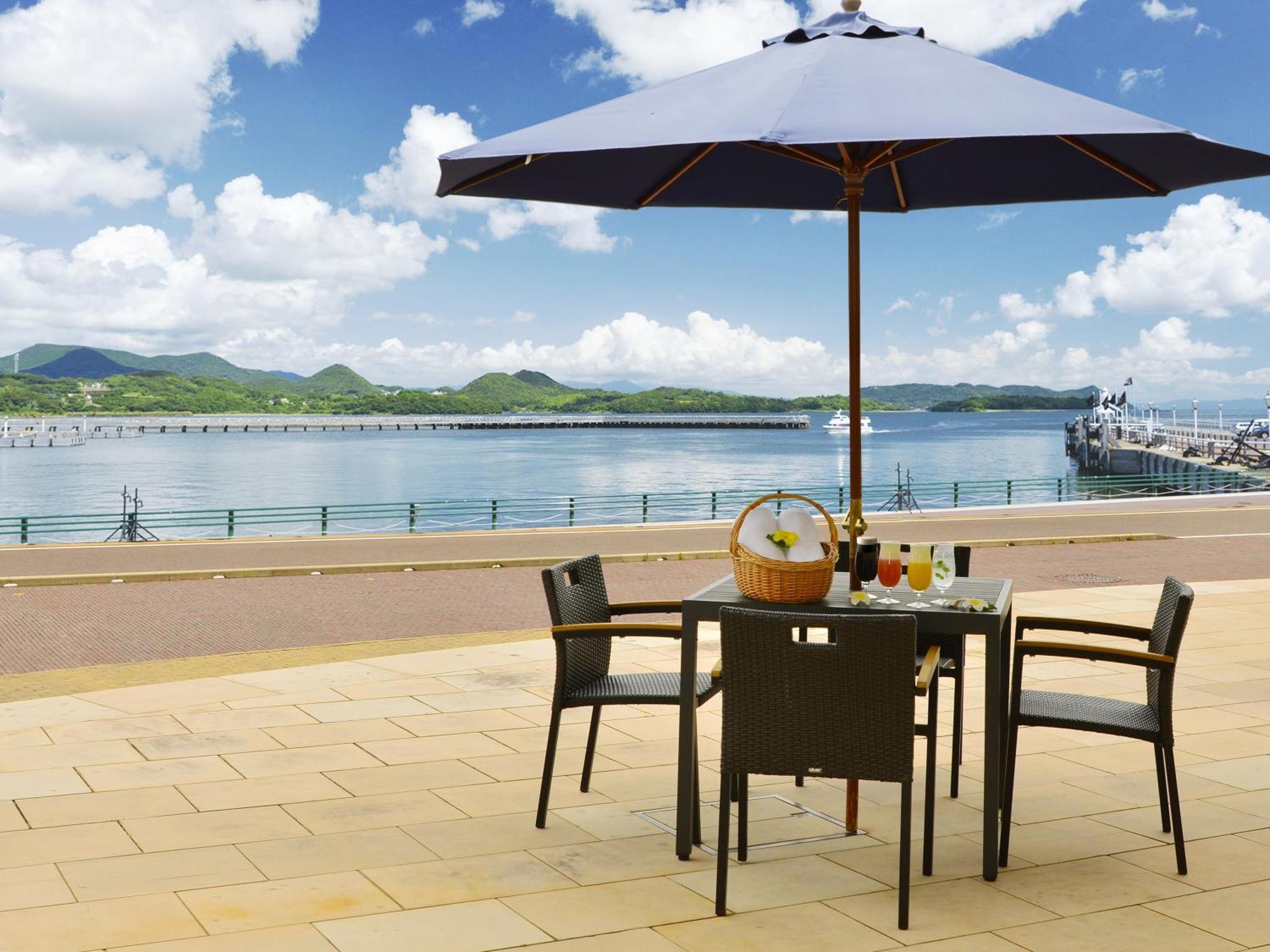 Hotel Den Haag Huis Ten Bosch Sasebo Extérieur photo Patio furniture