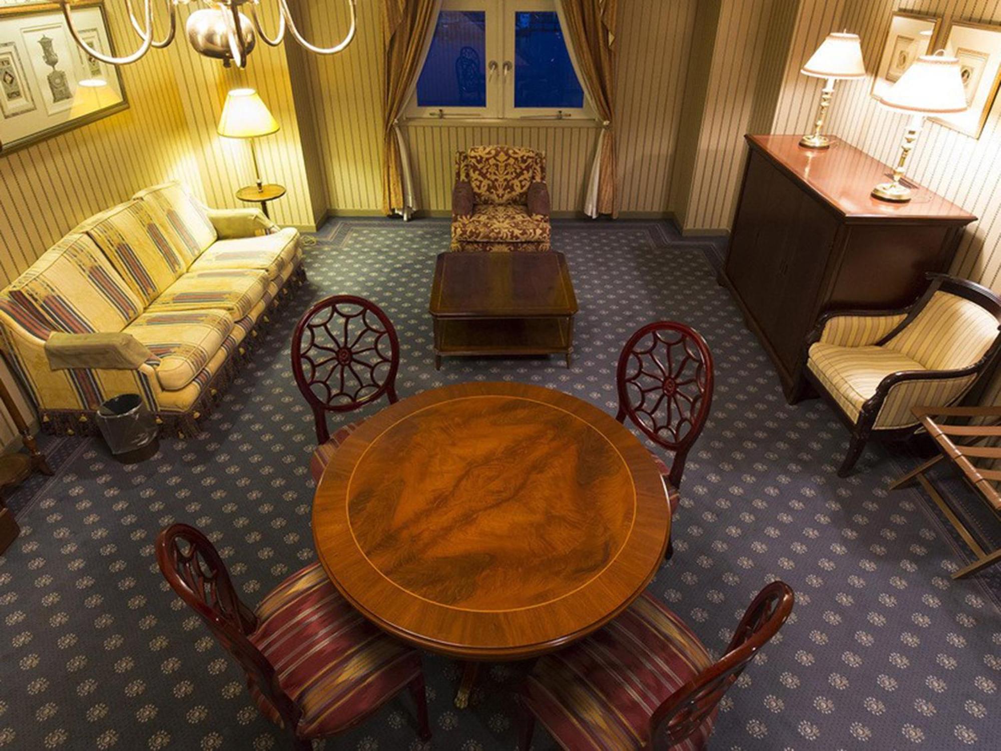 Hotel Den Haag Huis Ten Bosch Sasebo Extérieur photo A room in the hotel